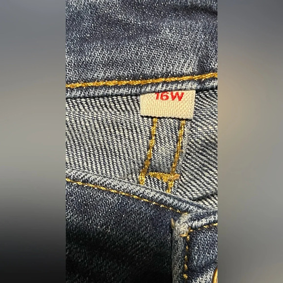 Classic Levi’s Blue Denim Shorts Sz 16 - Picture 6 of 6